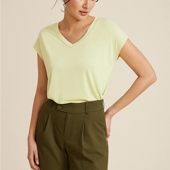 Maurice’s 24/7 Relaxed V Neck Tee Sunny Lime Size XS-NWT - Picture 1 of 4